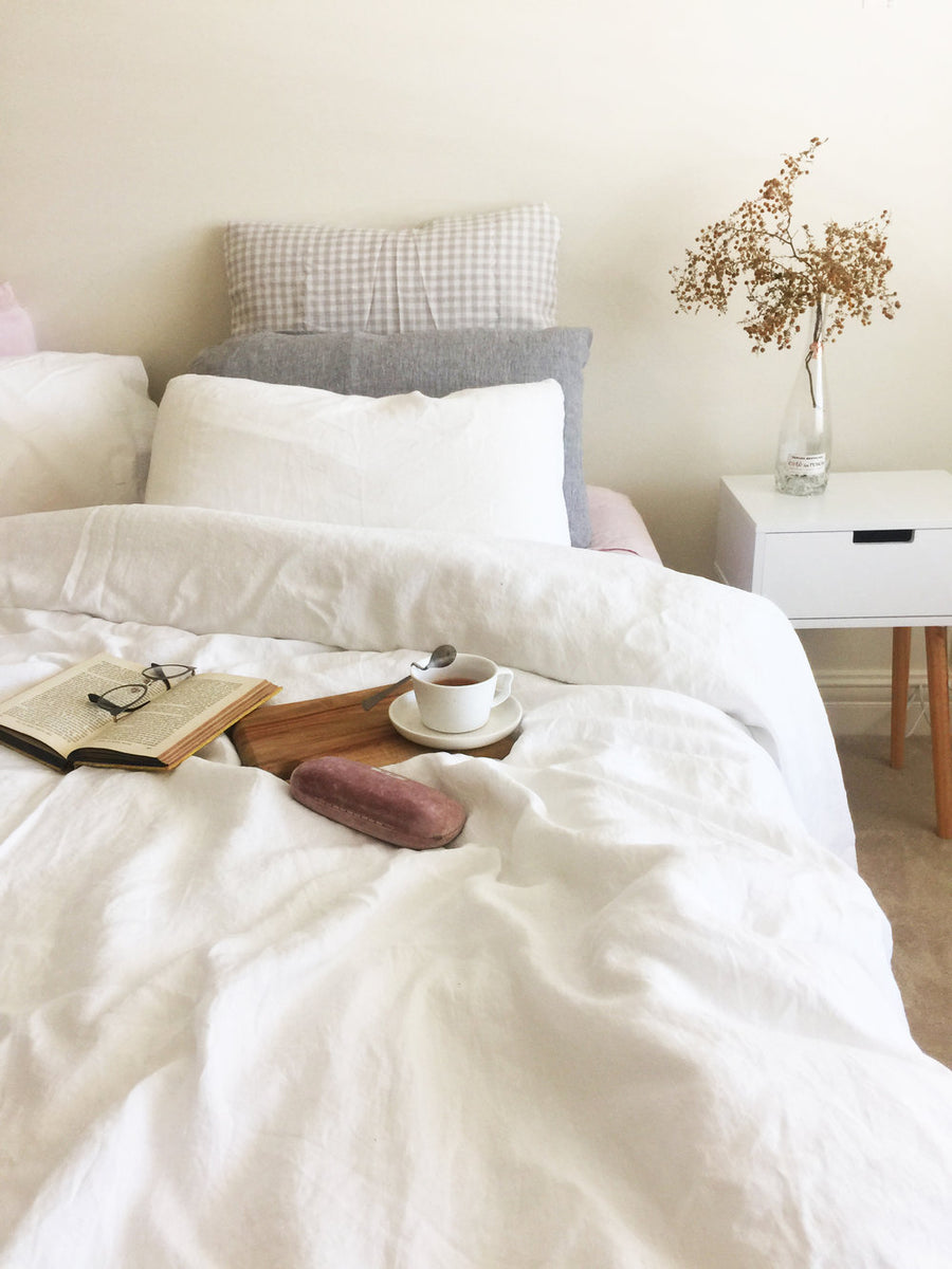 Bedding Linen White    $50 per metre